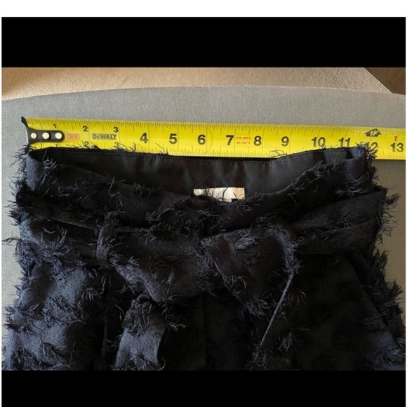 H&M Textured Cropped High Waisted Pants Size 6 - Picture 4 of 7